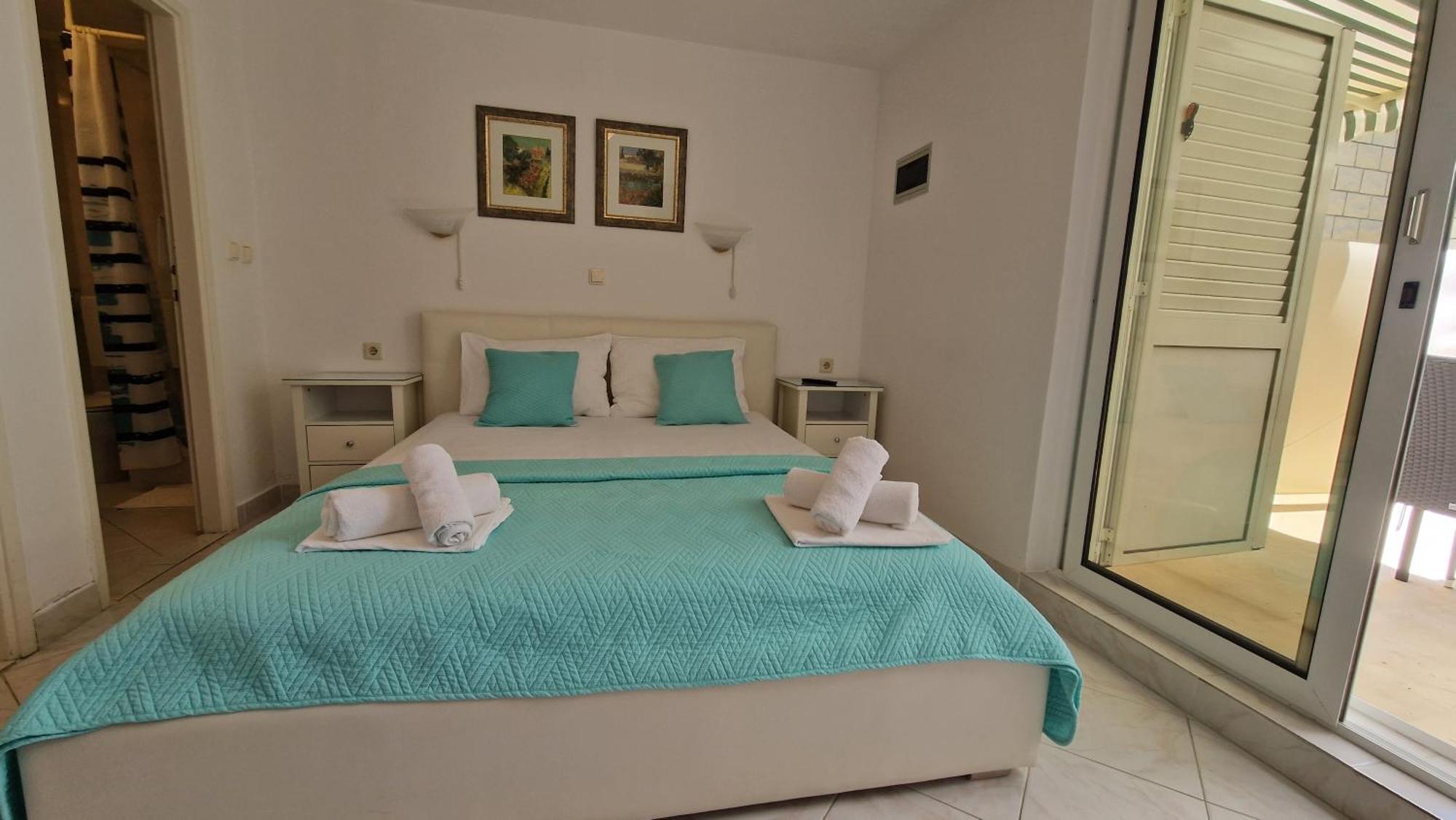 Villa Kristonia フヴァル 部屋 写真